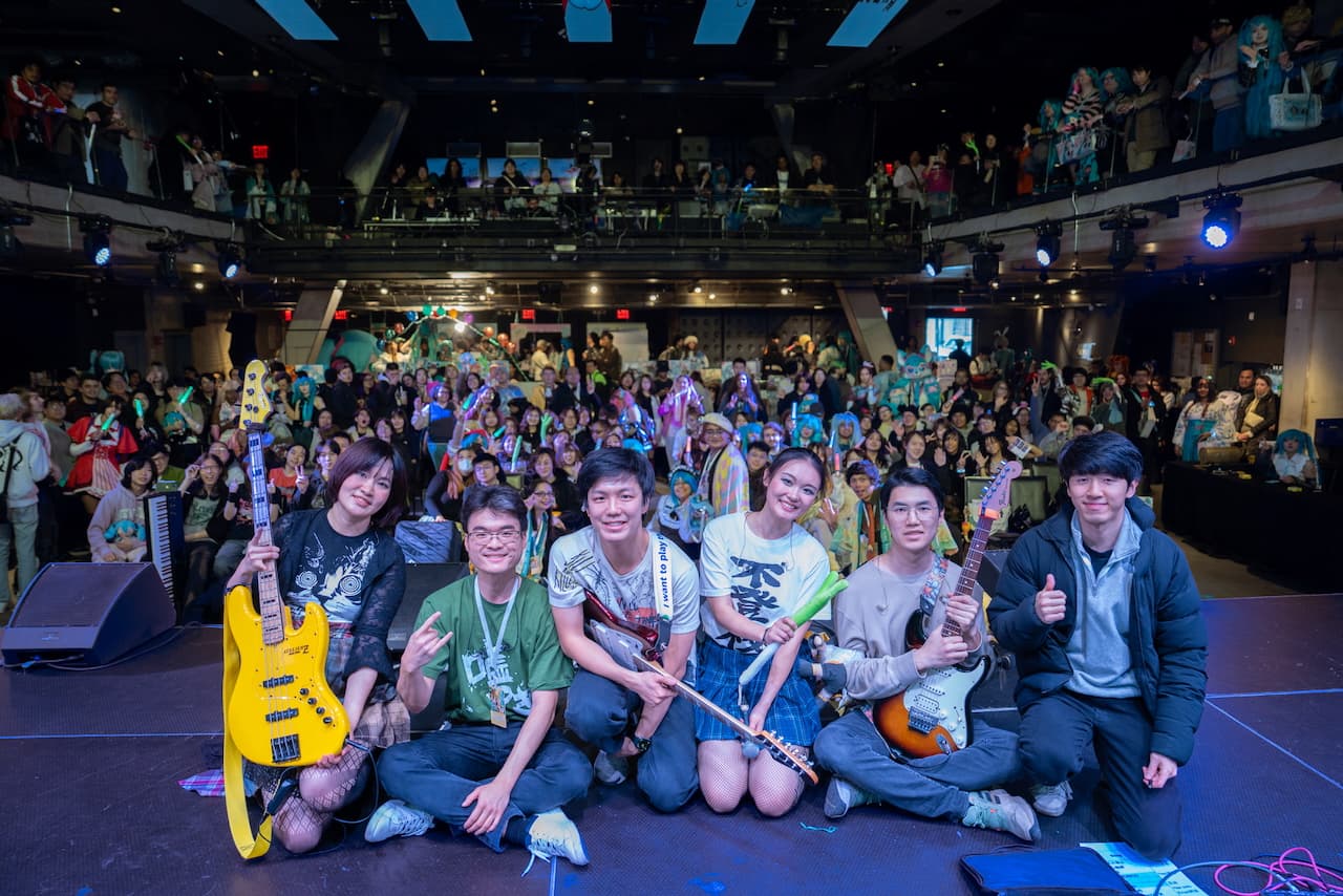 Human Wannabes live photo